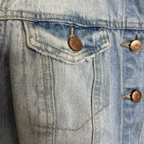 H&M Divided Distressed Denim Vest 14 - Picture 6 of 14